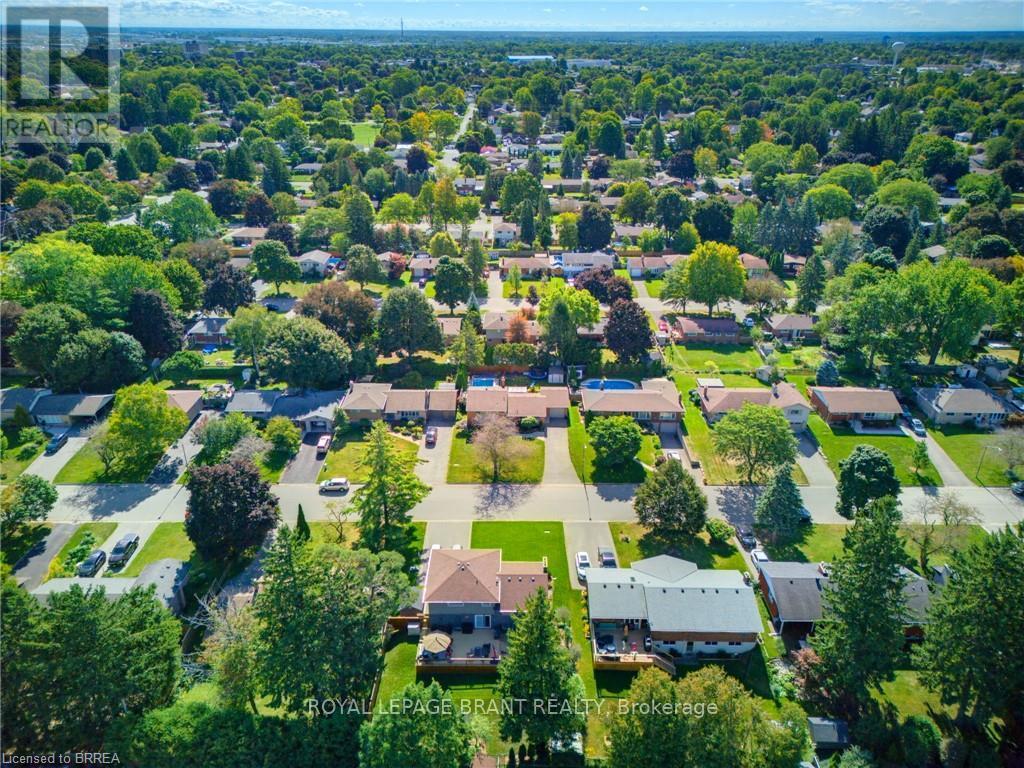 27 Brier Crescent, Brantford, ON photo 36