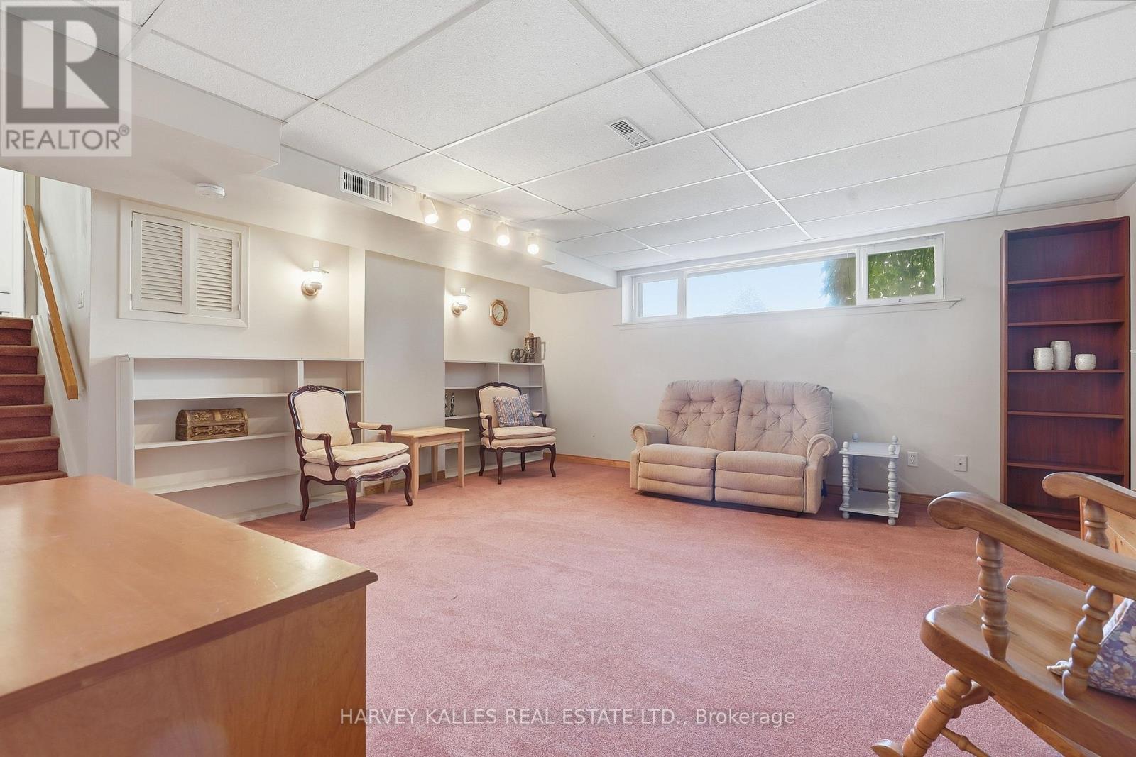 310 NEWLOVE DRIVE - Image 25