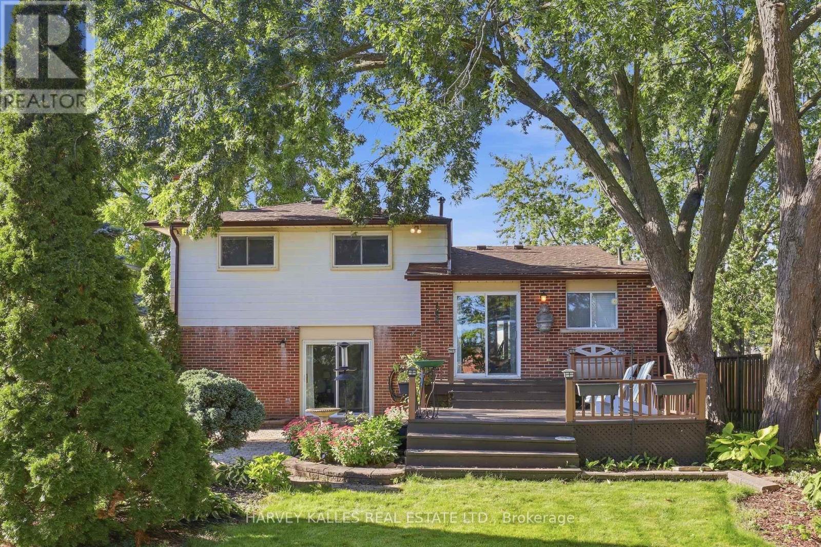 310 NEWLOVE DRIVE - 30