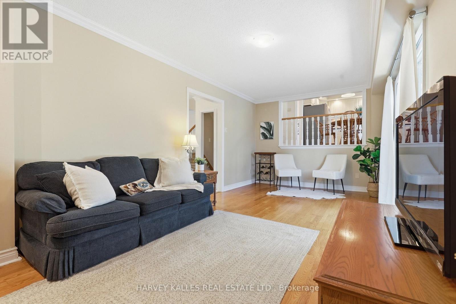 310 NEWLOVE DRIVE - 7
