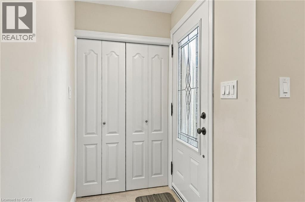 46 LAWRENCE Avenue, Hamilton — photo 5
