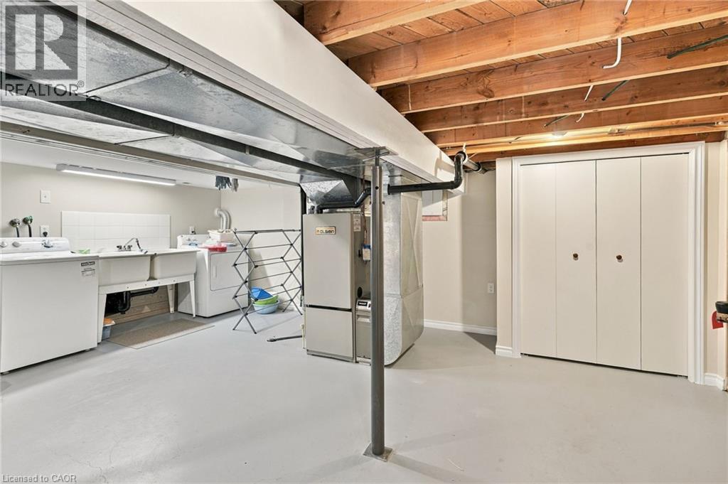 46 LAWRENCE Avenue - 37