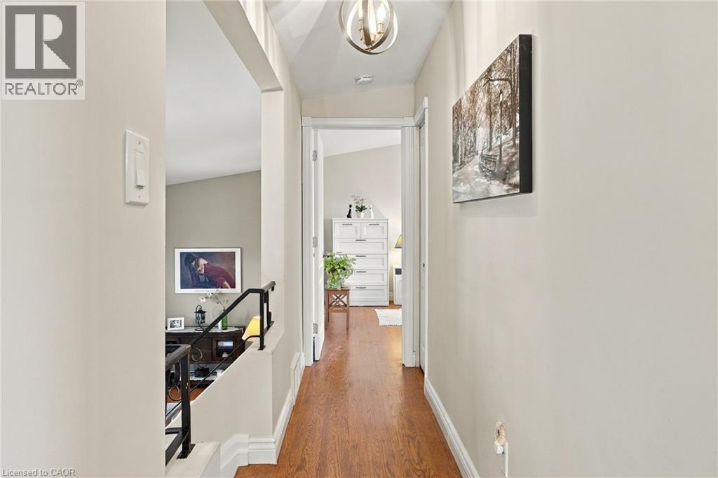 46 LAWRENCE Avenue - Image 29
