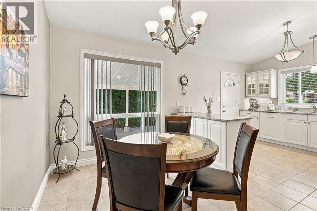46 LAWRENCE Avenue - 13