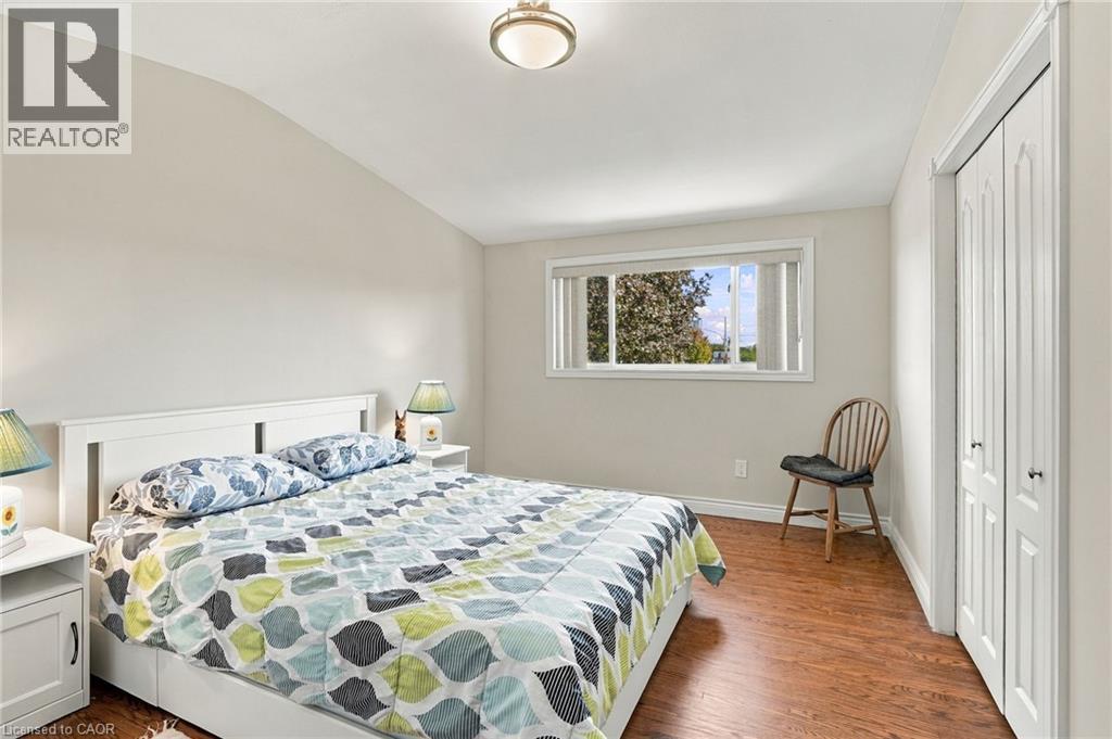 46 LAWRENCE Avenue - Image 31