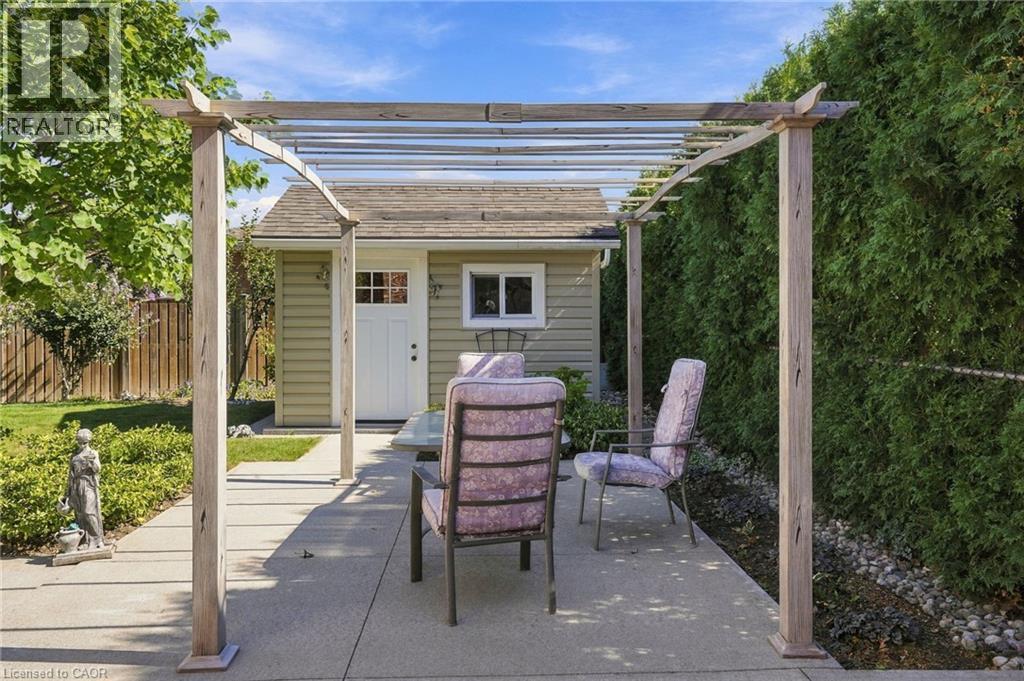 46 LAWRENCE Avenue - 41