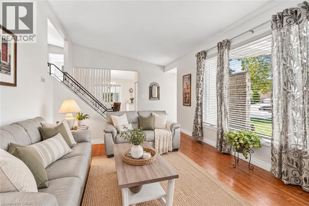46 LAWRENCE Avenue, Hamilton — photo 9