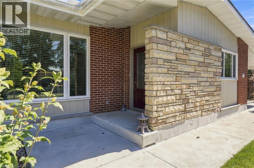 46 LAWRENCE Avenue - Image 49