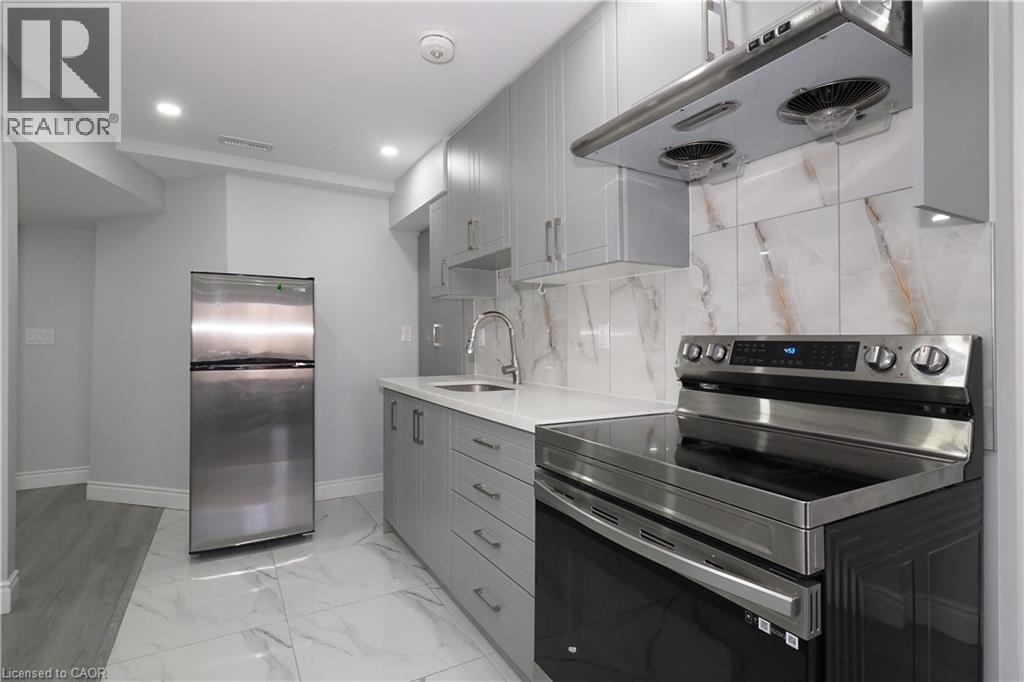 38 BRANDY Crescent Unit# Lower — photo 3