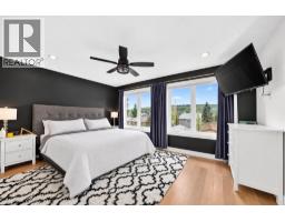Bedroom - 4817 20 Avenue Nw, Calgary, AB T3B0V2 Photo 9