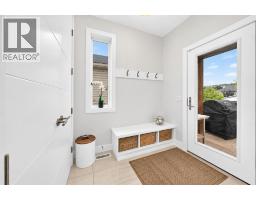 2pc Bathroom - 4817 20 Avenue Nw, Calgary, AB T3B0V2 Photo 7