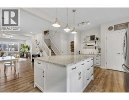 4pc Bathroom - 177 Yorkville Manor Sw, Calgary, AB T2X4B5 Photo 7