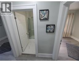 Enclosed porch - 3587 Bloomfield, Windsor, ON N9C1E8 Photo 18