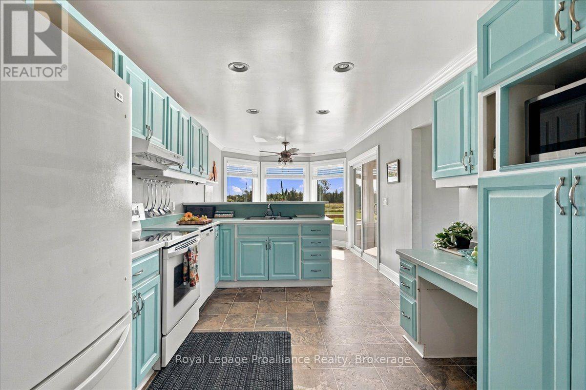 1116 COUNTY RD 8, Prince Edward County (Picton) — photo 12