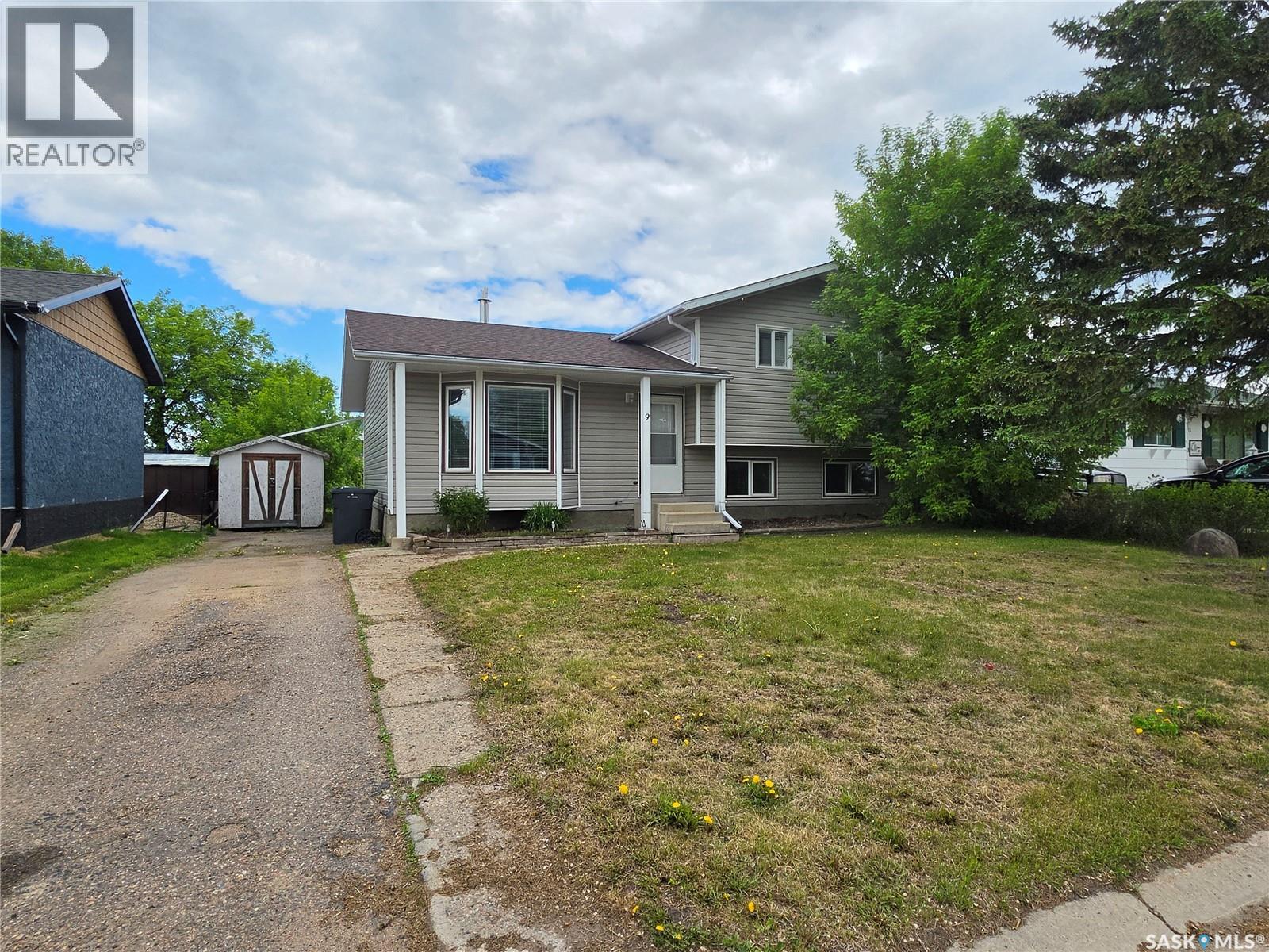 9 Stack CRESCENT, Meadow Lake