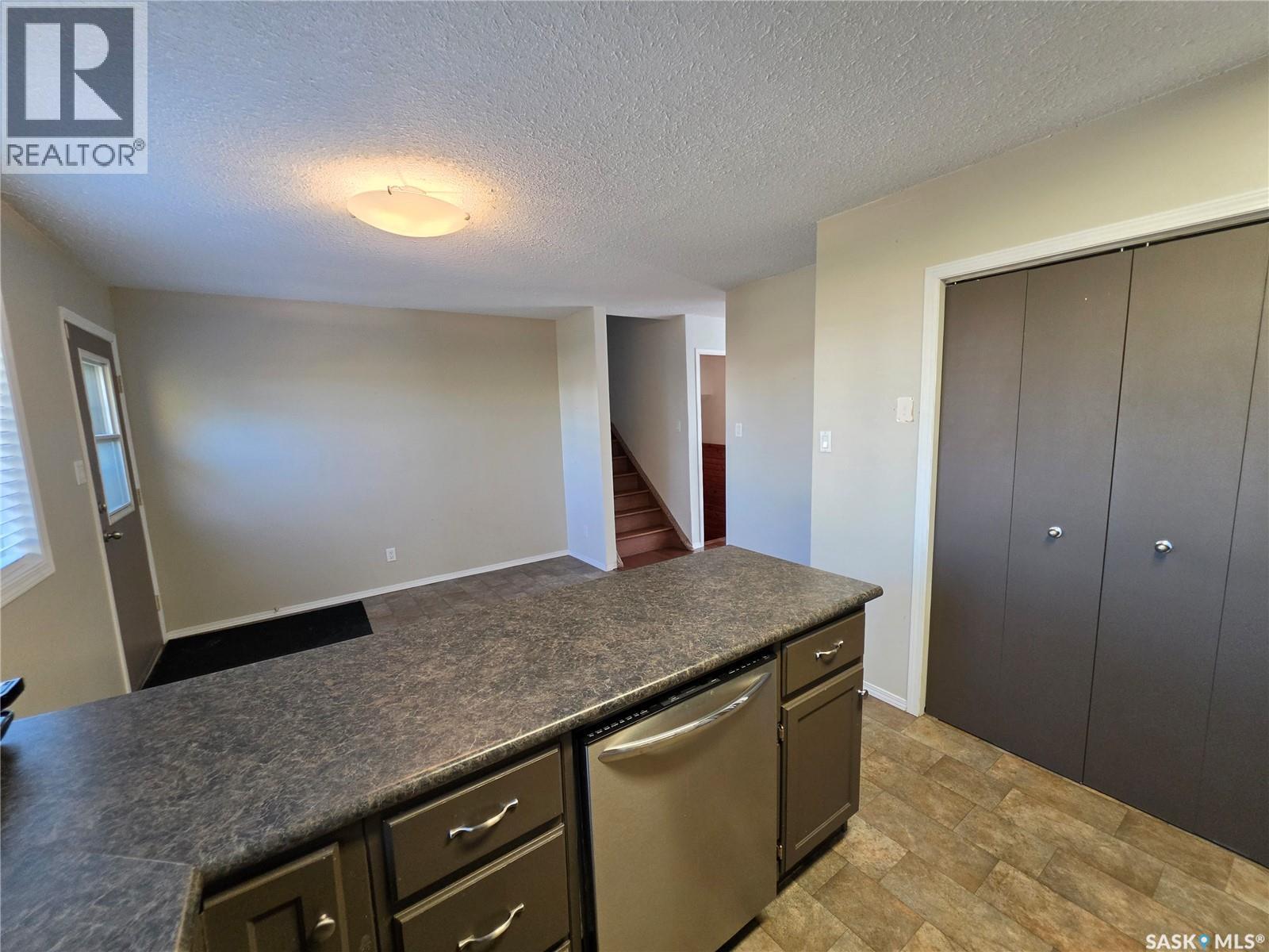 9 Stack CRESCENT, Meadow Lake — photo 3