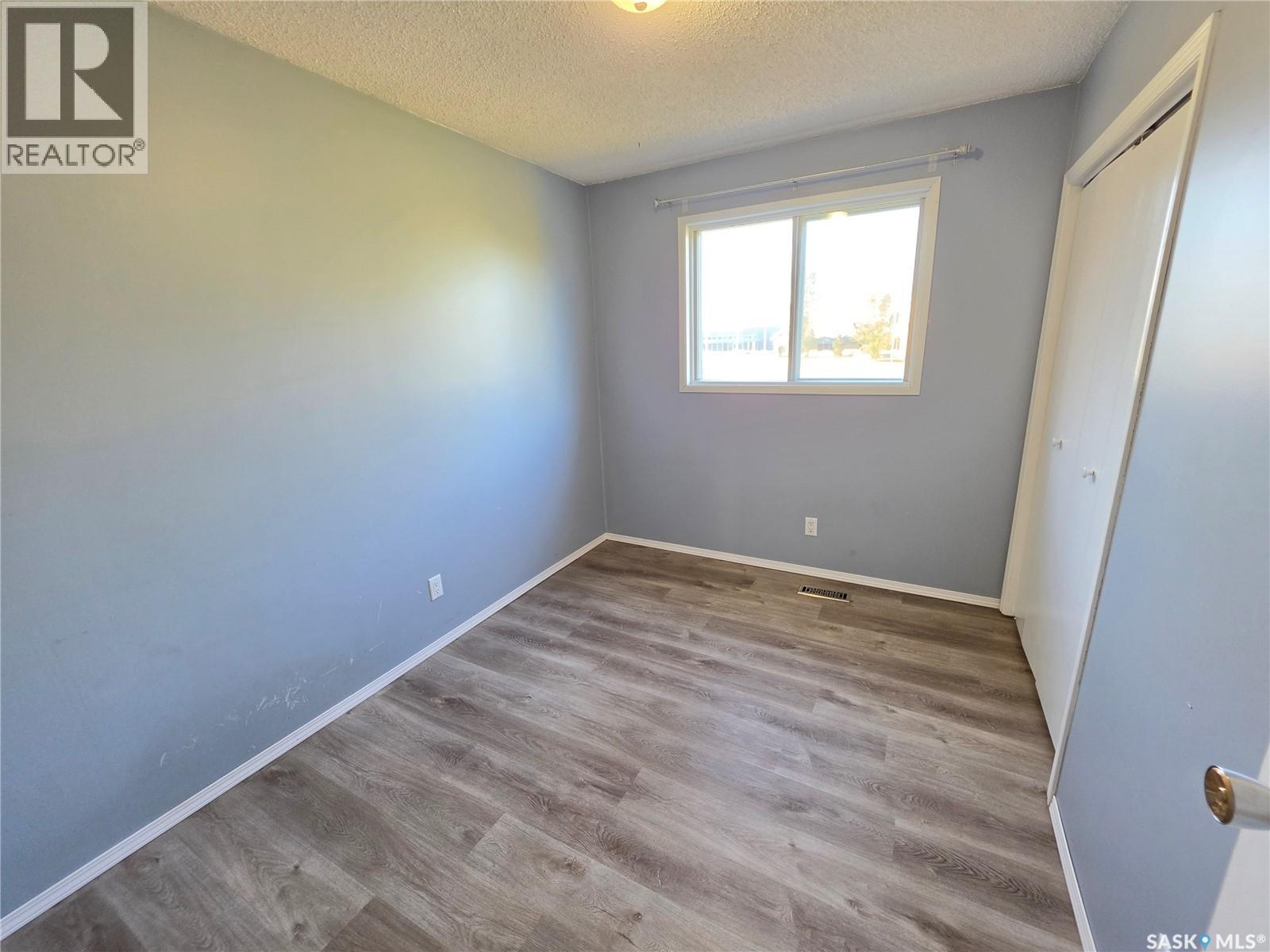 9 Stack CRESCENT, Meadow Lake — photo 8