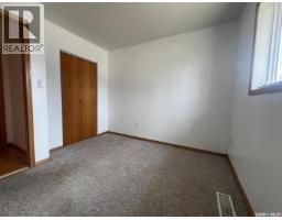 349 10th Avenue Nw, Swift Current, SK S9H1P1 Photo 10