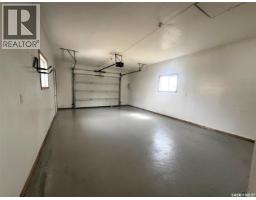 349 10th Avenue Nw, Swift Current, SK S9H1P1 Photo 19
