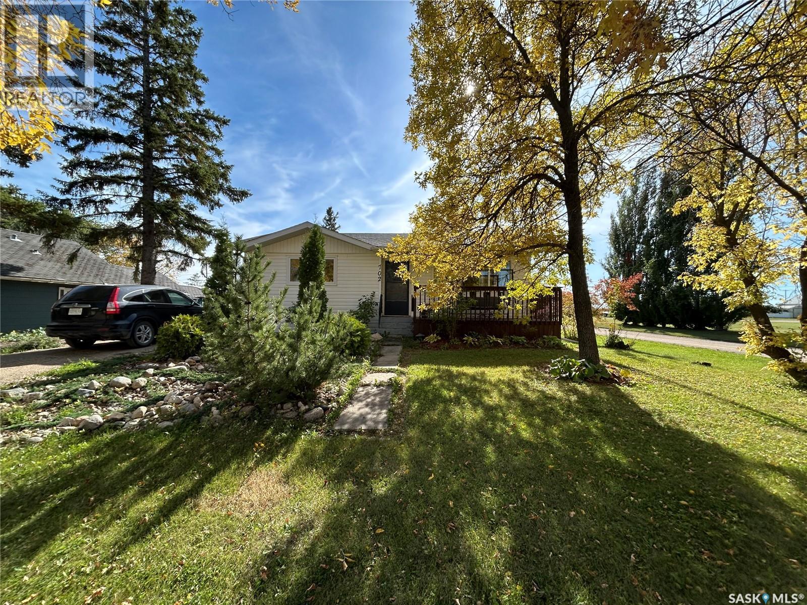 702 101st AVENUE, Tisdale