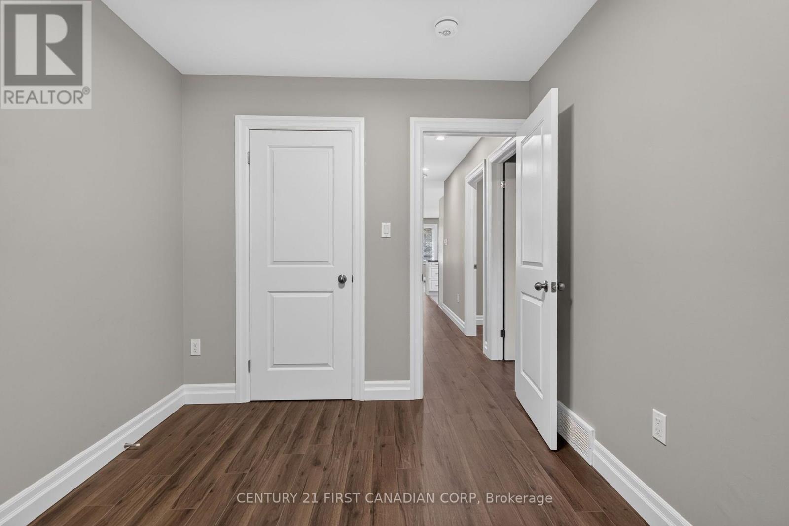 86 ST CLAIR CRESCENT, London South (South O) — photo 9