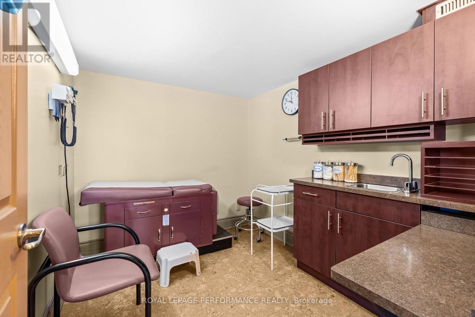 21 - 5350 Canotek Road