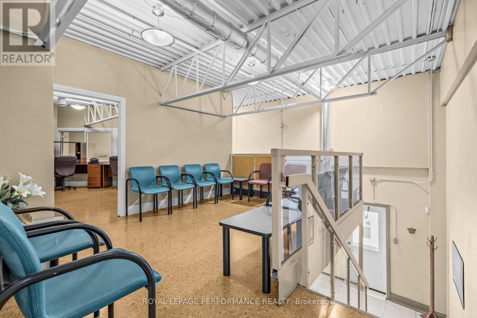 21 - 5350 Canotek Road