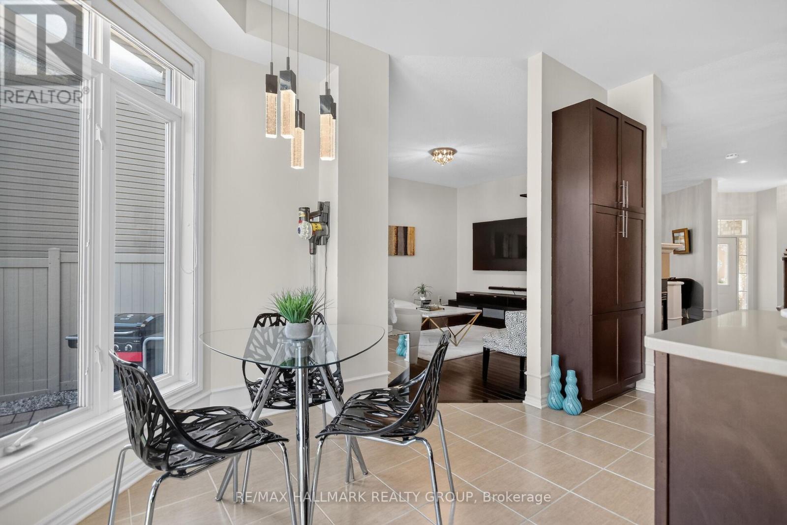 Condos for Sale in Ottawa – 433 COOKS MILL CRESCENT, Ottawa – By Peter Sagos - Image 17
