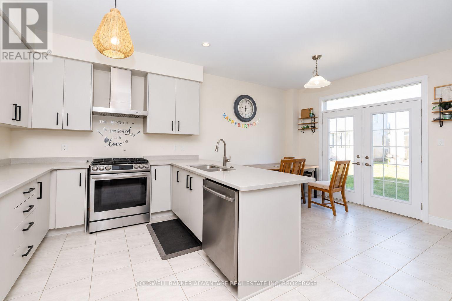 8 DOWNRIVER DRIVE, Welland (Dain City) — photo 7