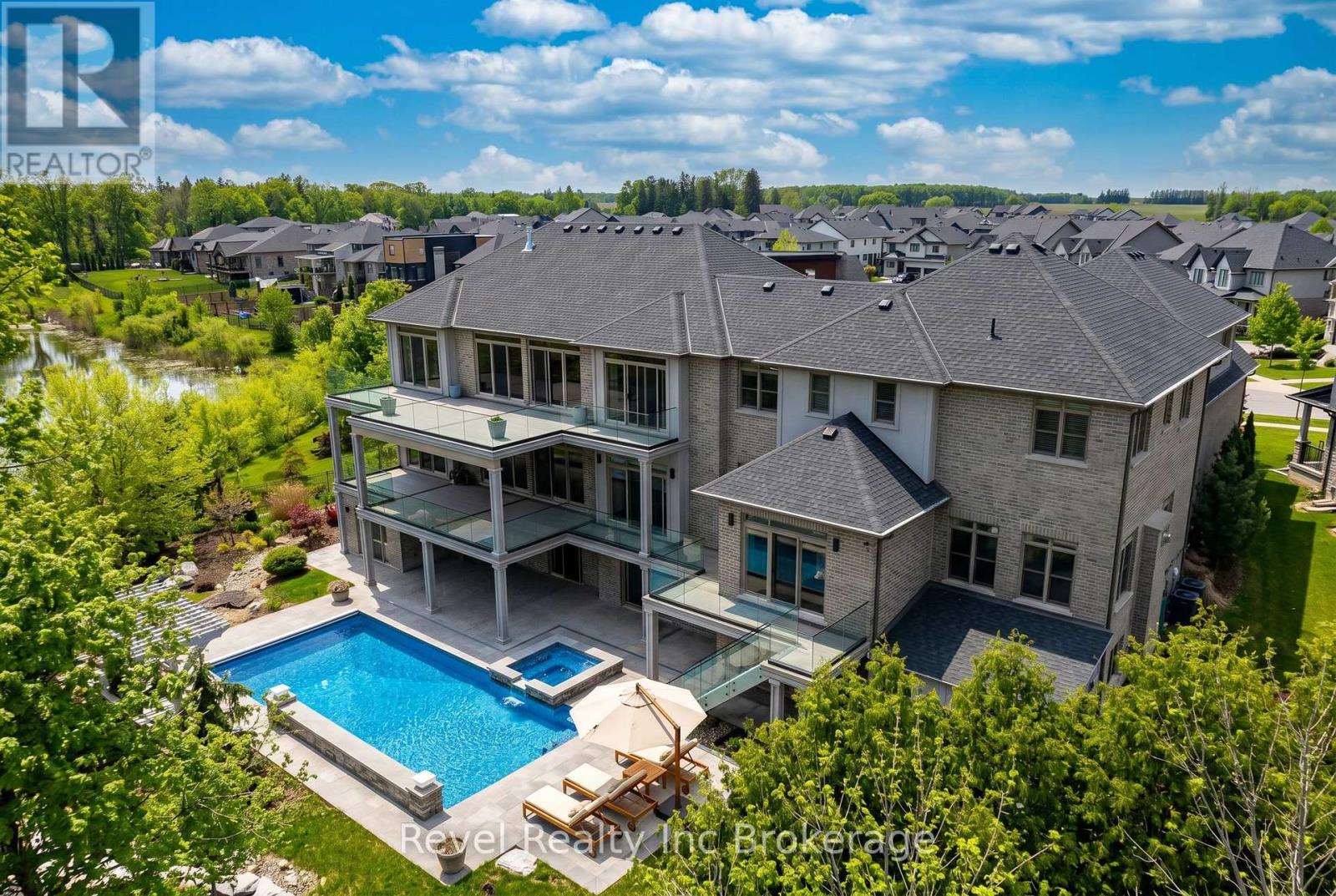 241 TAMARACK BOULEVARD, Woodstock (Woodstock - North) — photo 3