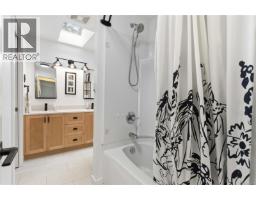 B 2319 Sooke Rd, Colwood, BC V9B1X6 Photo 13