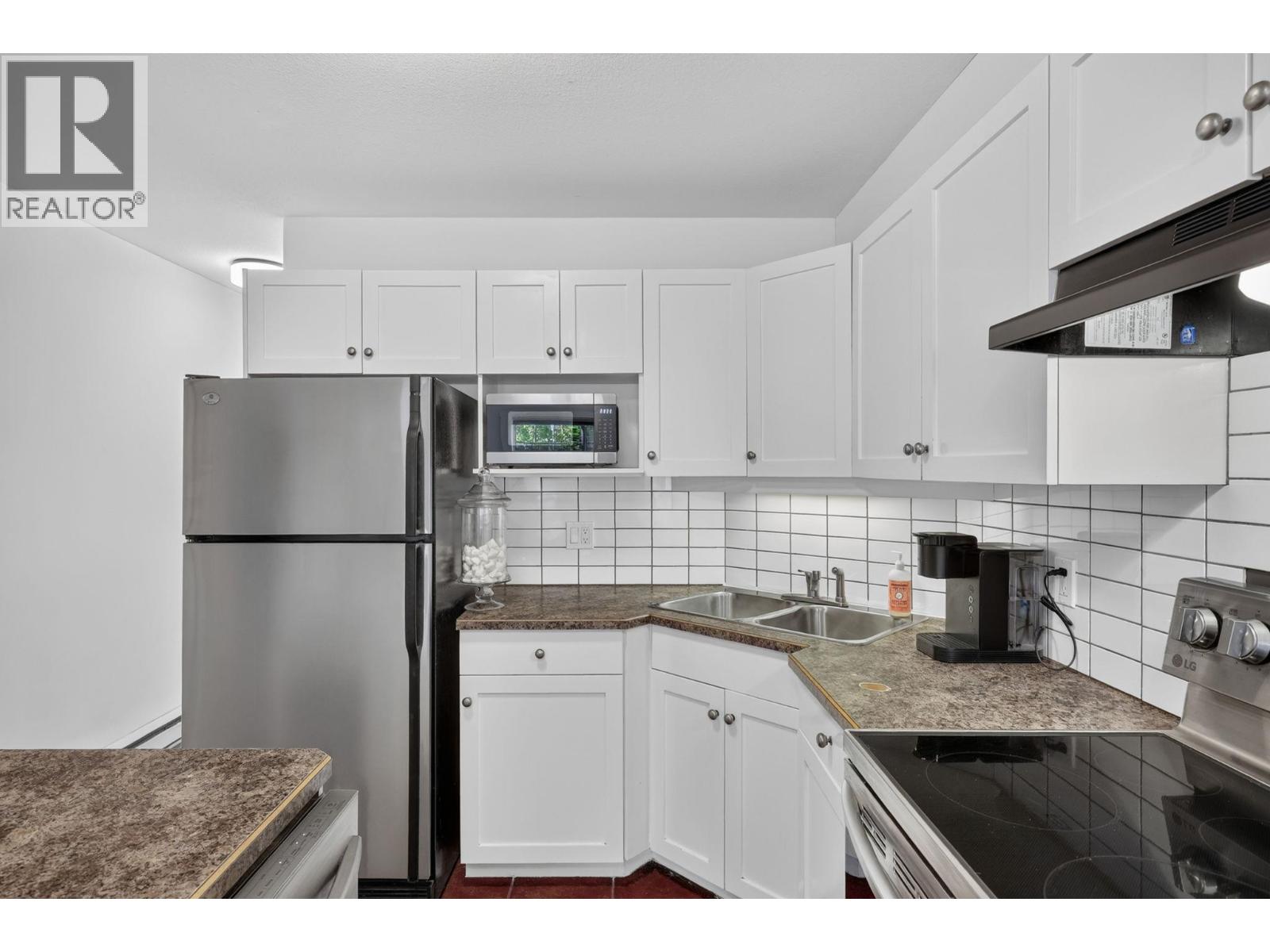 #113 1390 Dilworth Crescent - 12