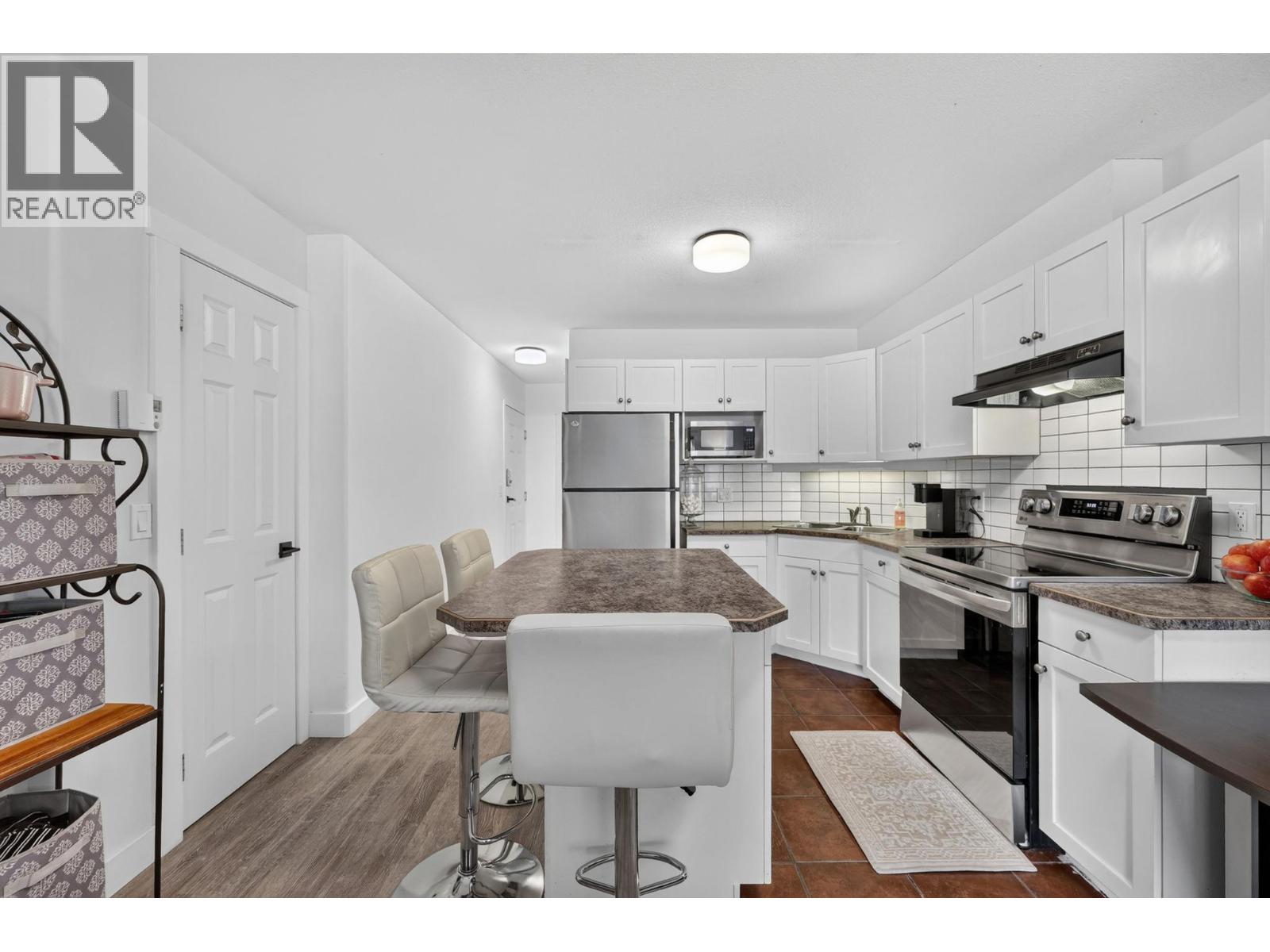 #113 1390 Dilworth Crescent - 14