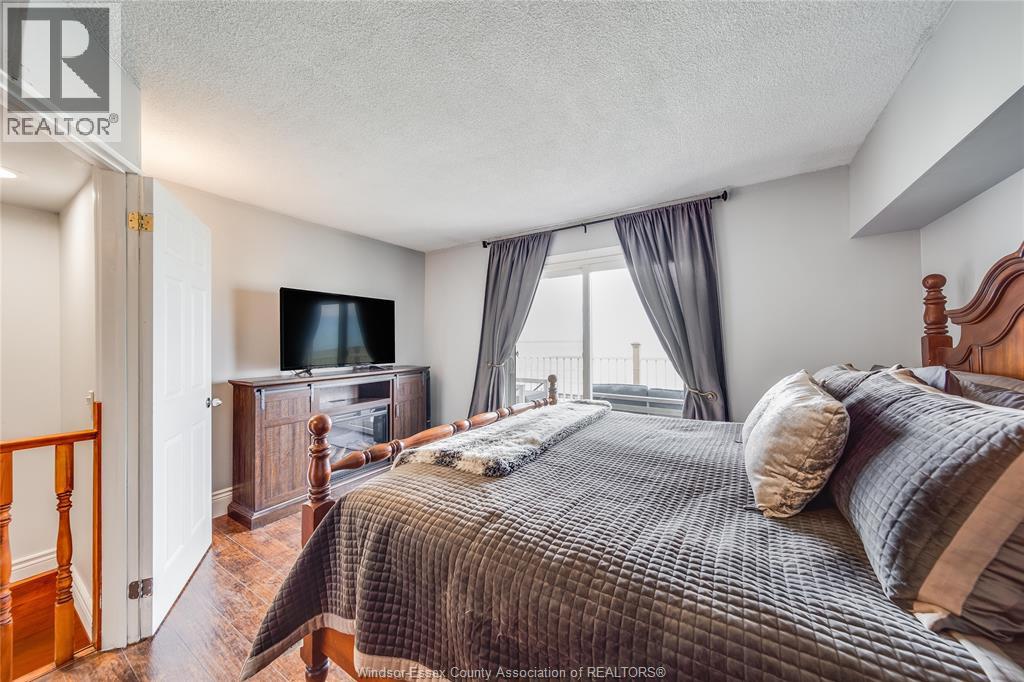 1328 SHORELINE AVENUE - 22