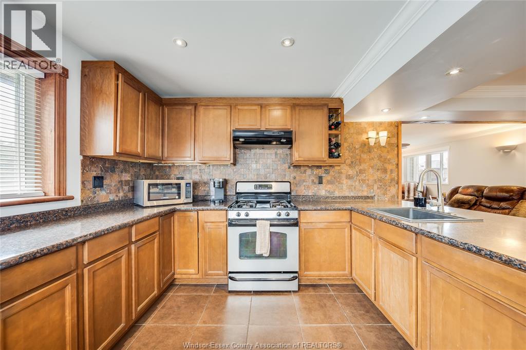 1328 SHORELINE AVENUE - 14