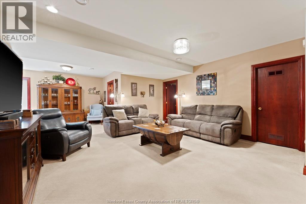 270 Irwin AVENUE - Image 19