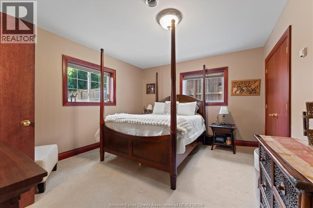 270 Irwin AVENUE - Image 24
