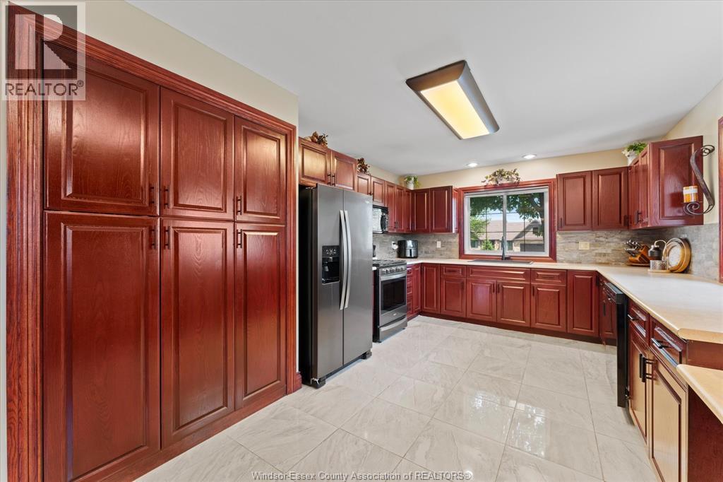 270 Irwin AVENUE, Essex — photo 4