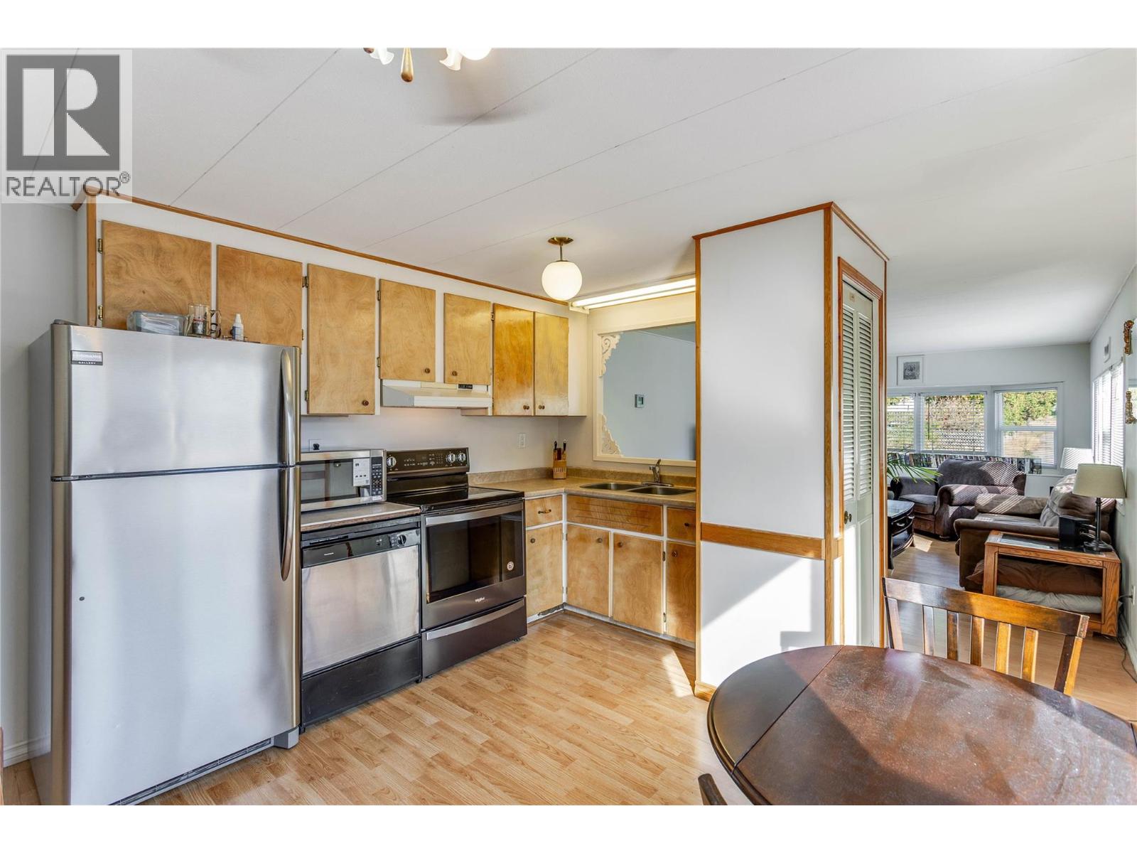#213 1699 Ross Road, West Kelowna, British Columbia, V1Z1L8, West Kelowna, British Columbia — photo 3 of 5
