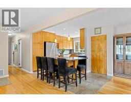 Bedroom - 30 Gateway Drive Sw, Calgary, AB T3E4J7 Photo 10