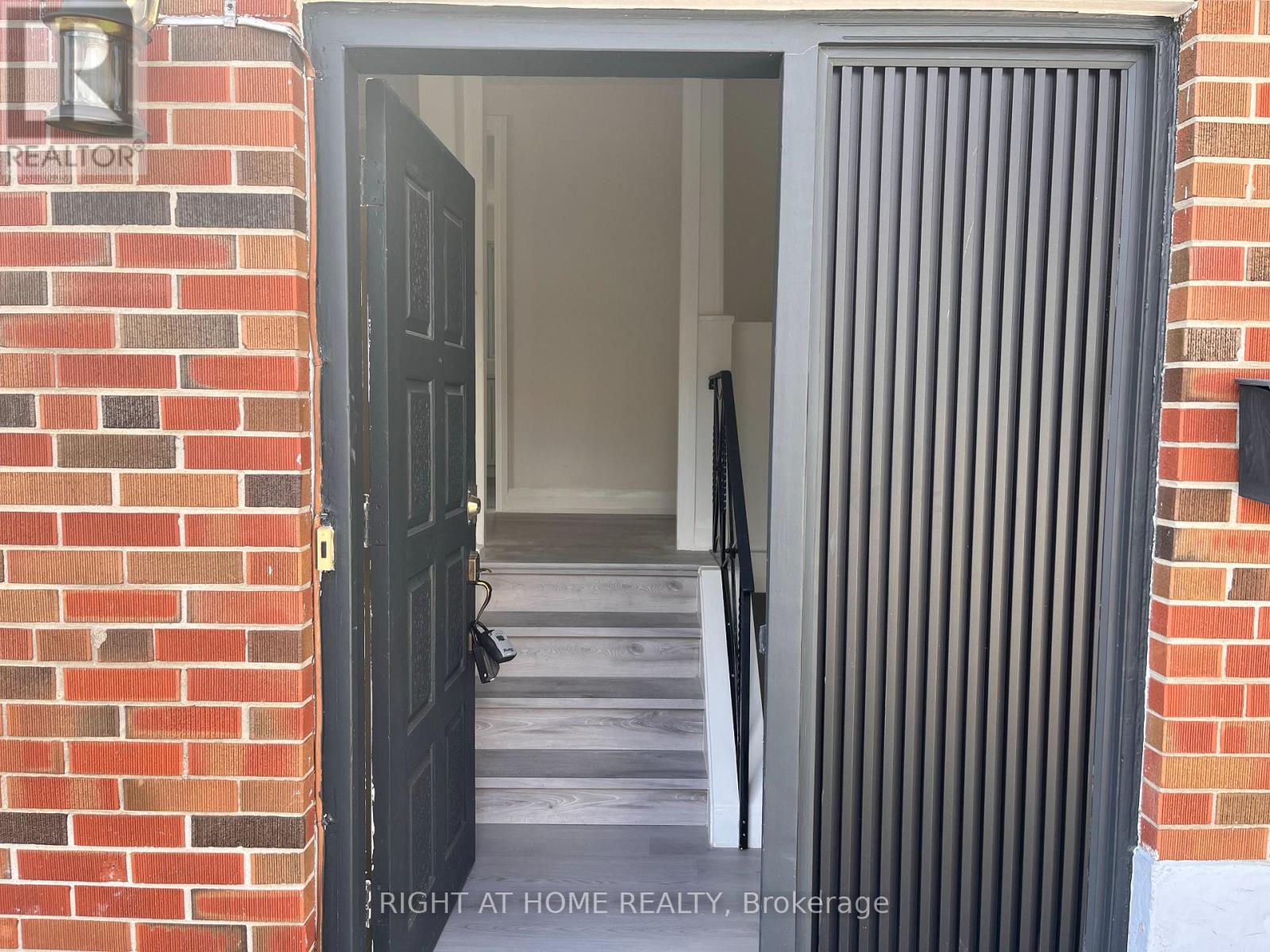 32 BRIMORTON DRIVE, Toronto (Bendale) — photo 2