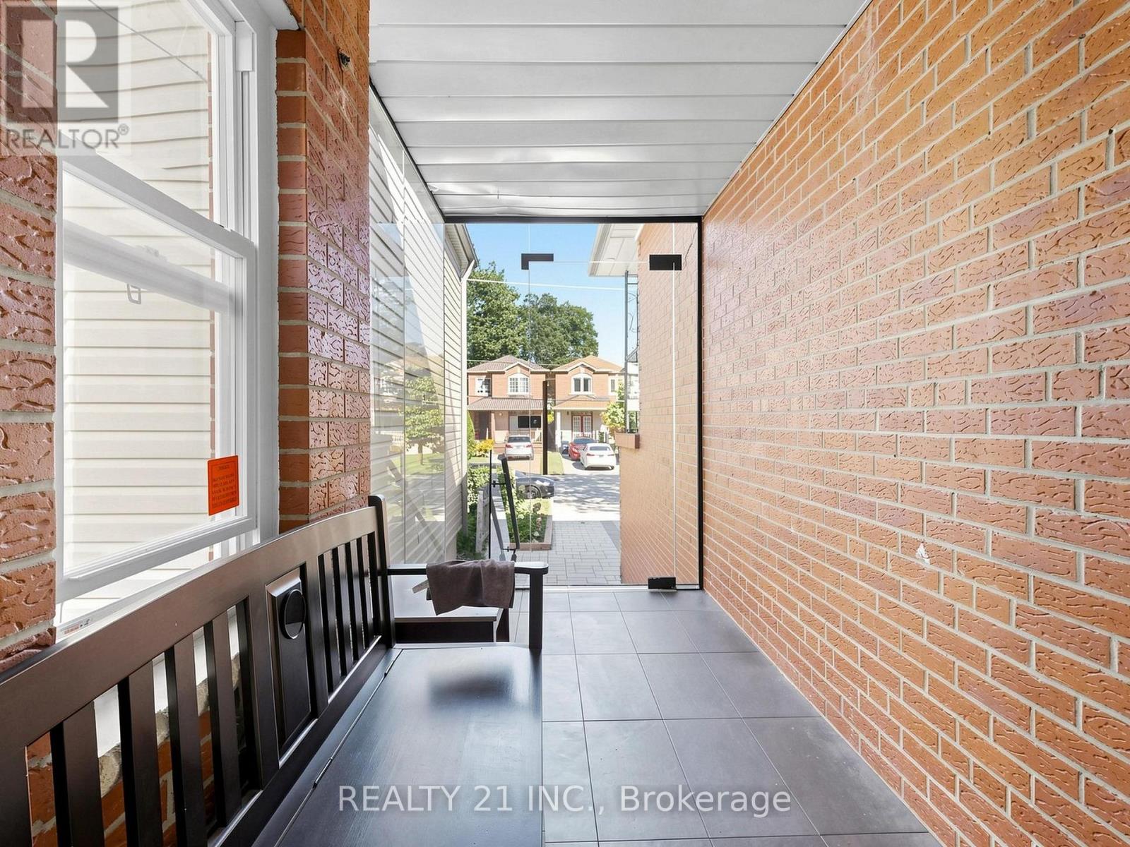 120 QUEENSBURY AVENUE, Toronto (Birchcliffe-Cliffside) — photo 5