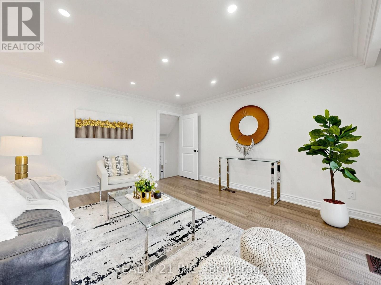 120 QUEENSBURY AVENUE, Toronto (Birchcliffe-Cliffside) — photo 9