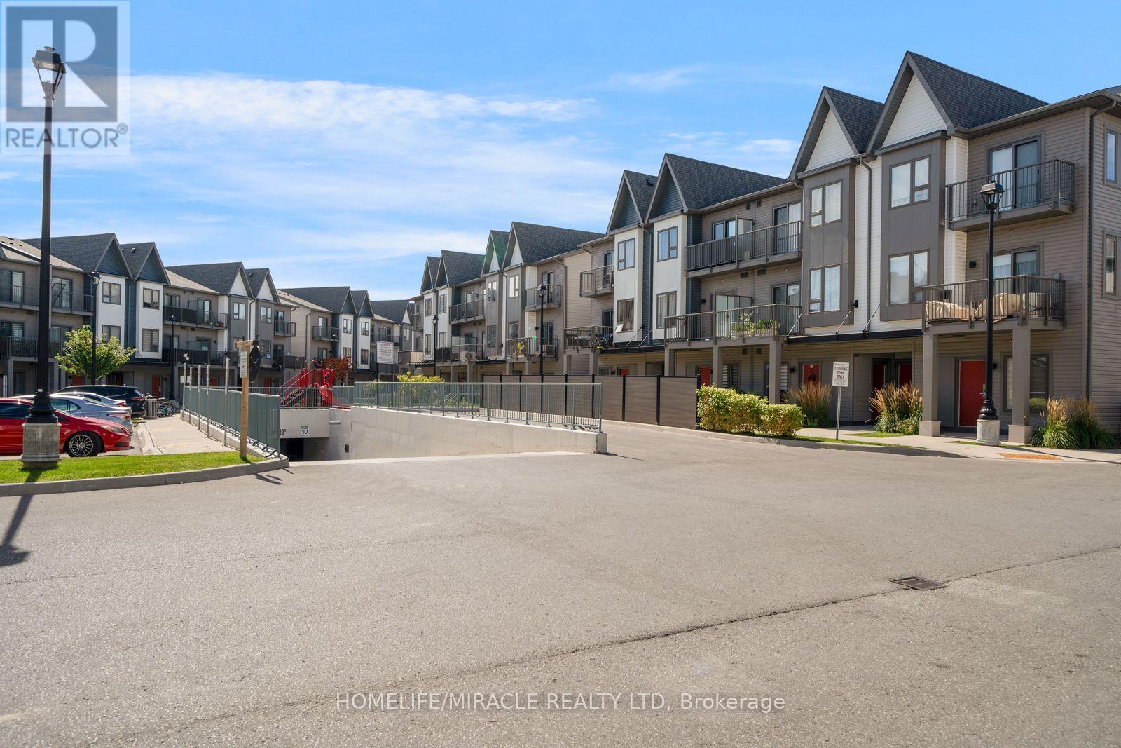 #104 2635 WILLIAM JACKSON DRIVE - Image 31