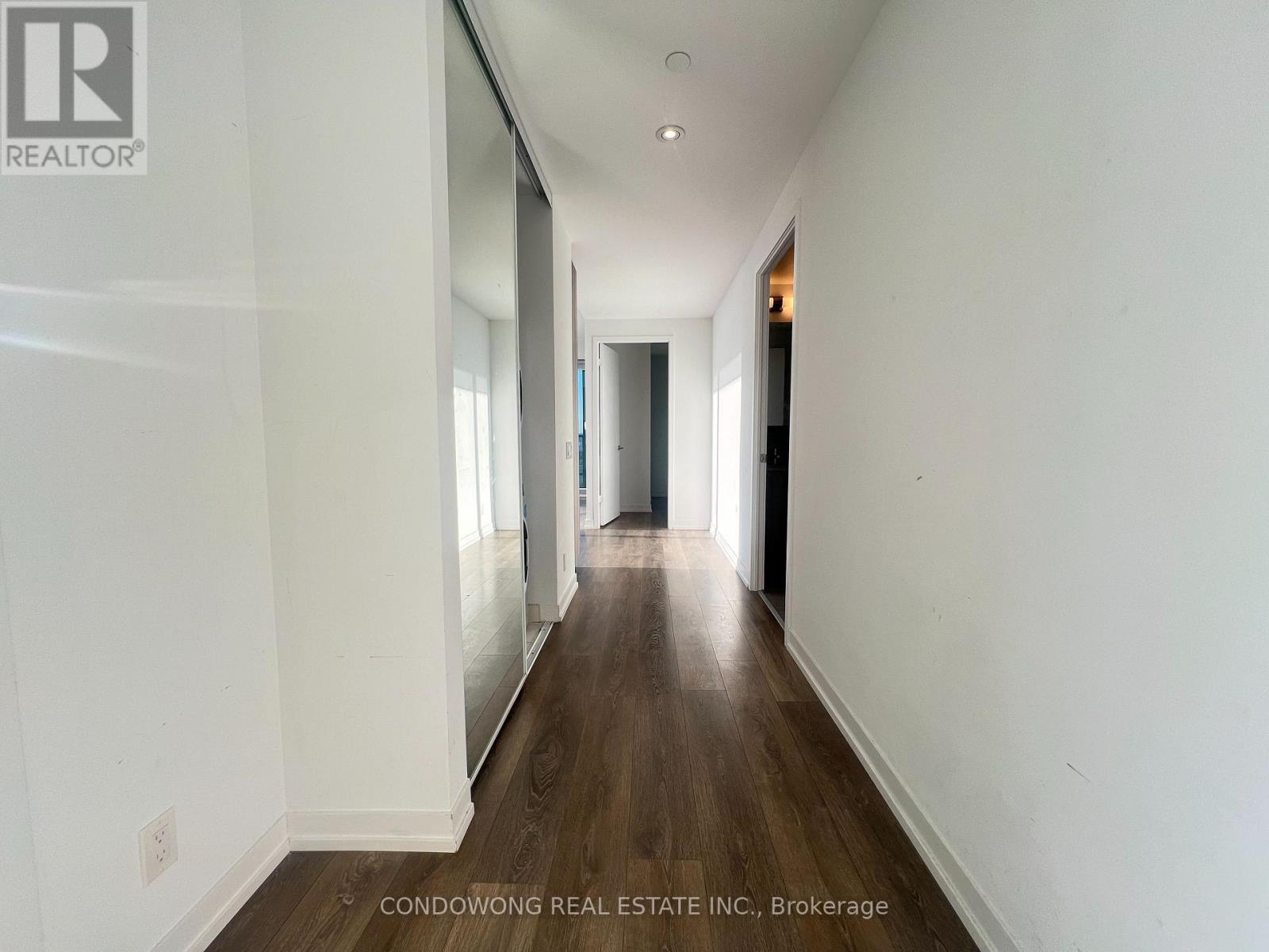 2610 - 5 BUTTERMILL AVENUE, Vaughan (Vaughan Corporate Centre) — photo 2