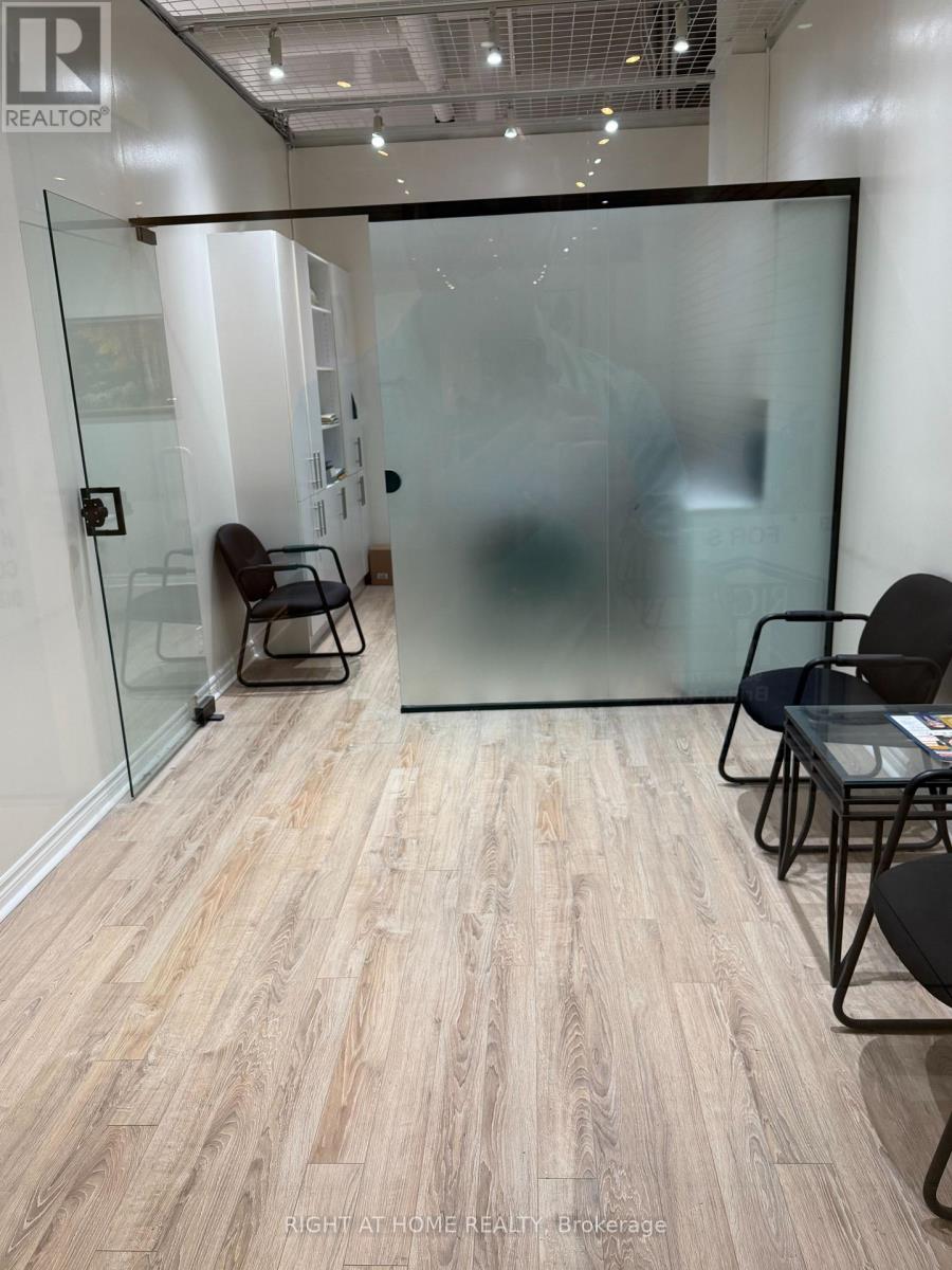 174 - 7181 YONGE STREET, Markham (Thornhill)