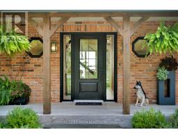 Family room - 247 Lakeshore Road E, Oro Medonte, ON L0L2E0 Photo 8