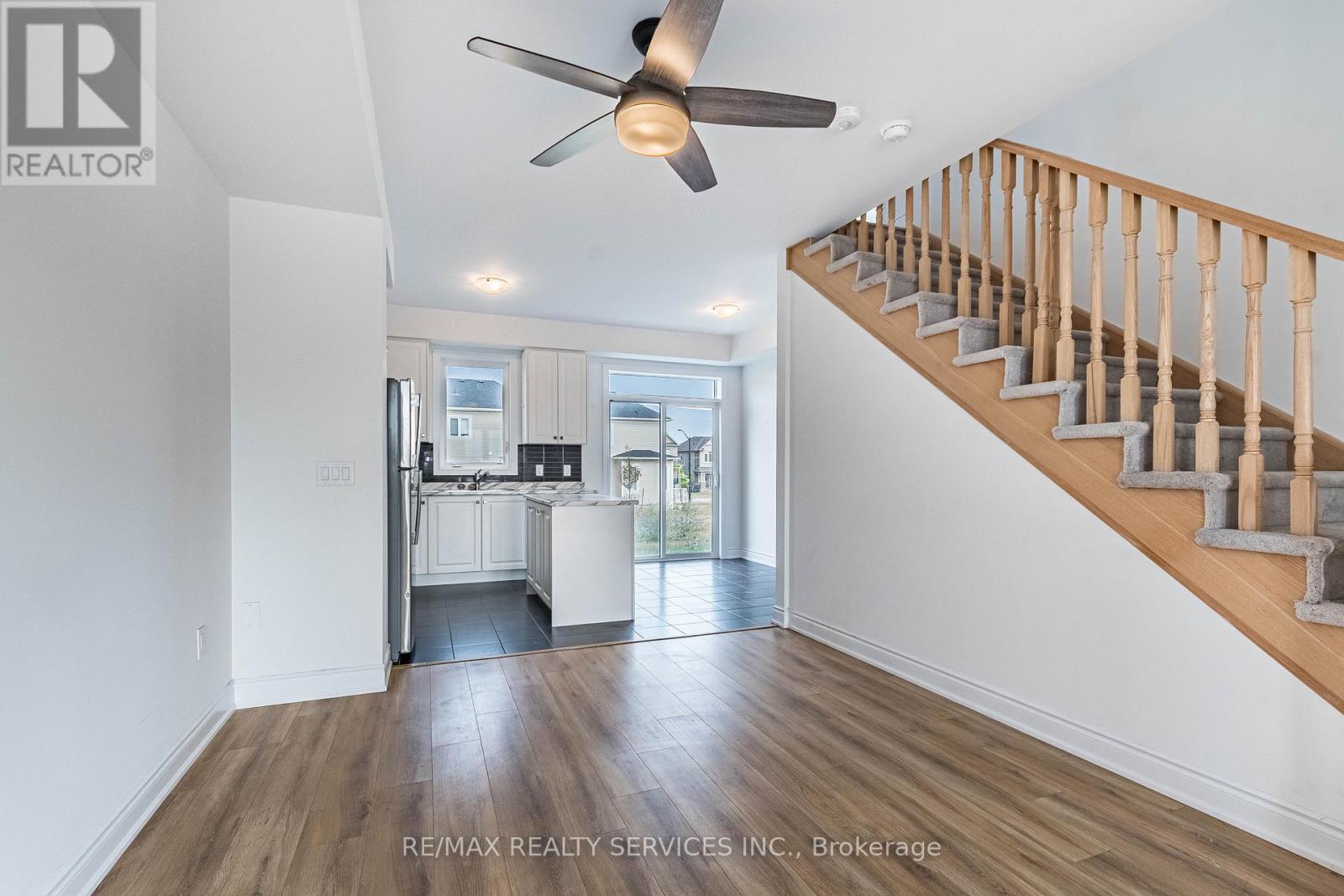73 CENTRAL SQUARE BOULEVARD, Wasaga Beach — photo 6