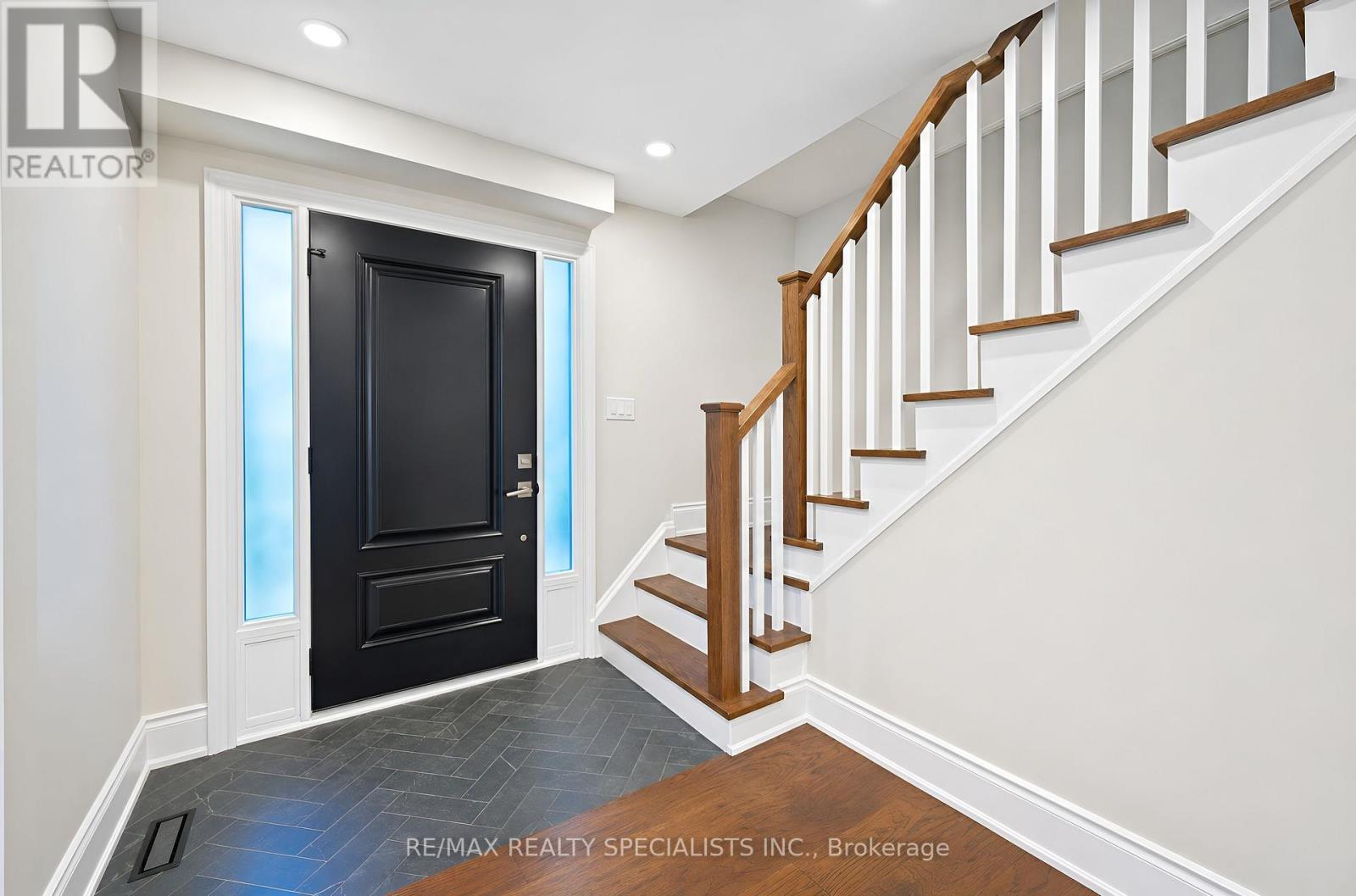 8 CULHAM STREET, Oakville (CP College Park) — photo 7