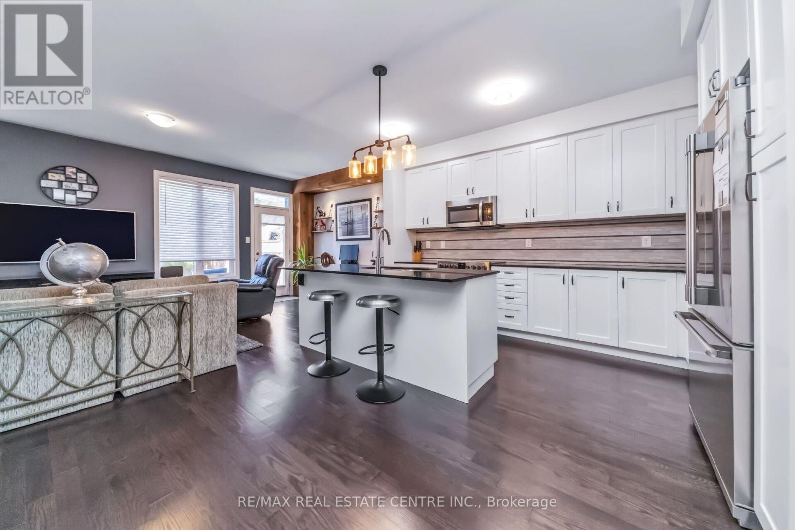 457 WHITLOCK AVENUE, Milton (FO Ford) — photo 7